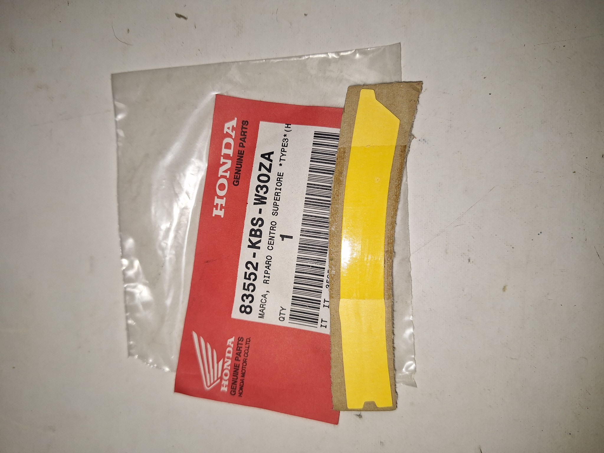 Picture of AUFKLEBER  83552-KBS-W30ZA